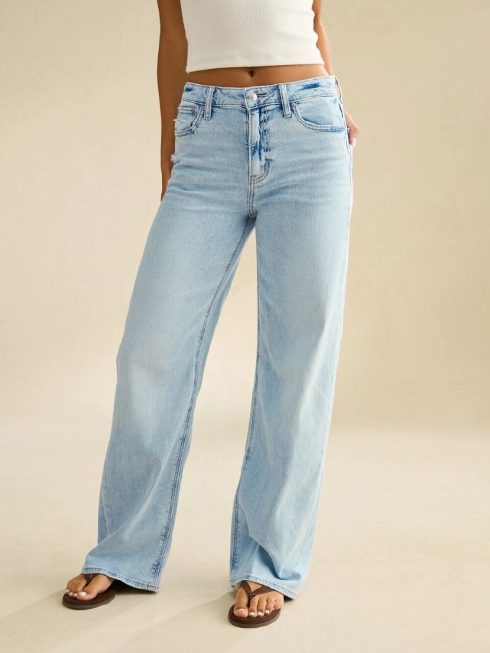 American Eagle Super High-Waisted Baggy Wide-Leg Jean (Salty Air color) - new